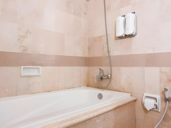 Bathroom 12