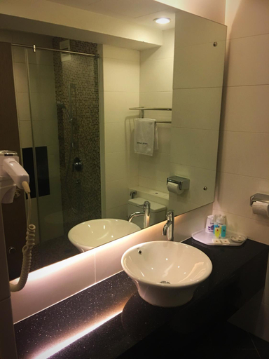 Bathroom 4, Hotel Capital Kota Kinabalu, Kota Kinabalu