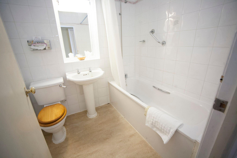 Bathroom 4, Lion Hotel Shrewsbury, Shropshire