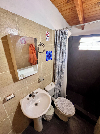 Bathroom, Mama Eva House, Cushamen