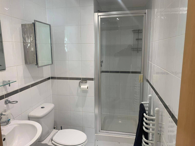 Bathroom 5, 2 Bed Flat - Sleeps 6 - Parking - Wifi, Sefton