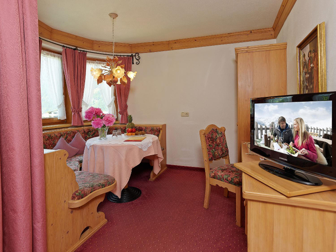 Bedroom 2, Hotel Landenhof Superior, Schwaz