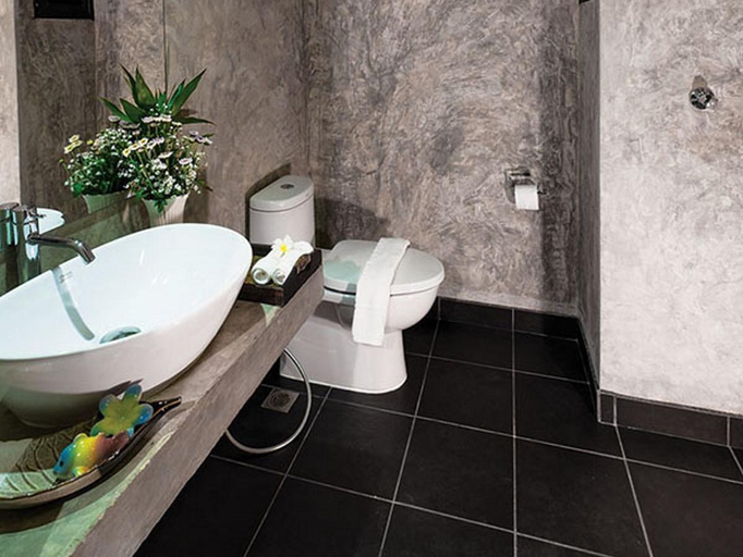 Bathroom 4, Thapae Loft Hotel, Muang Chiang Mai