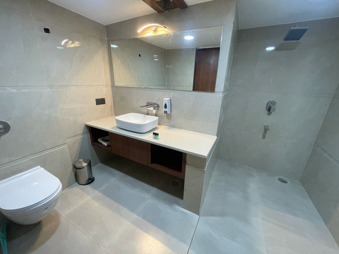 Bathroom 4, The Kedar Resort, Mathura