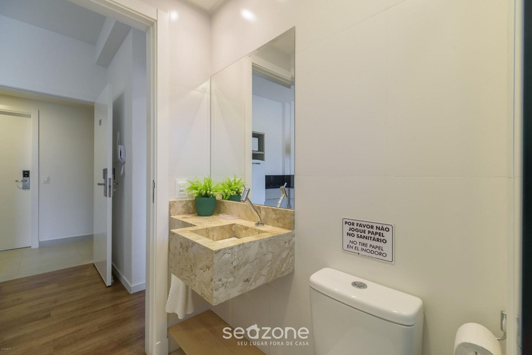 Bathroom 3, Lindos Studios VEC, Bombinhas