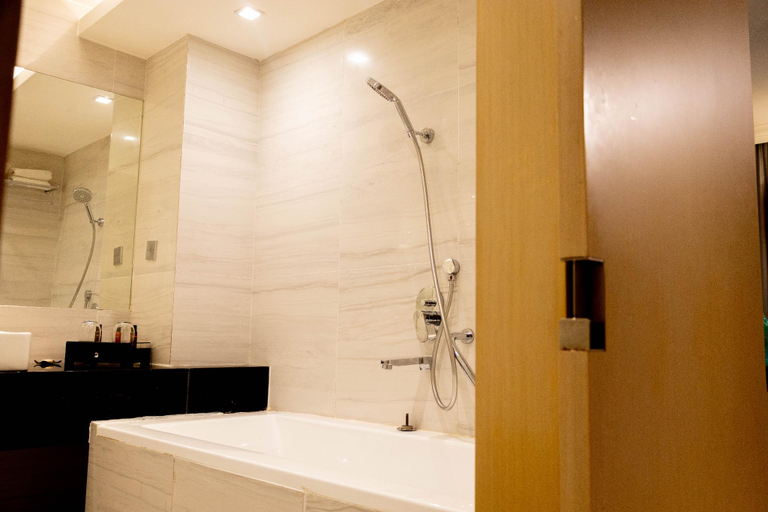Bathroom 26