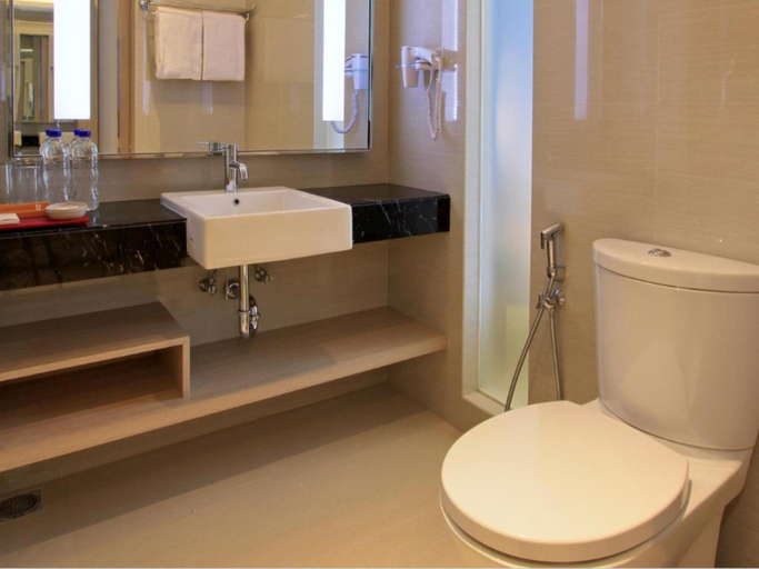 Bathroom 11