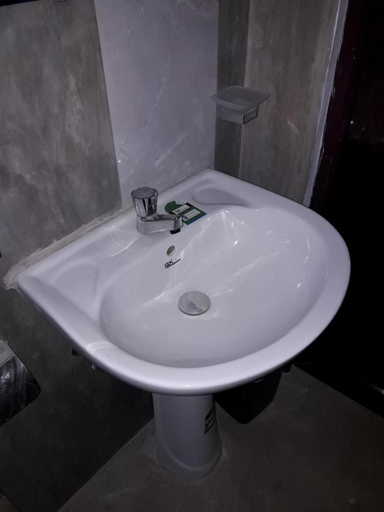 Bathroom 4, Wattle Inn, Negombo