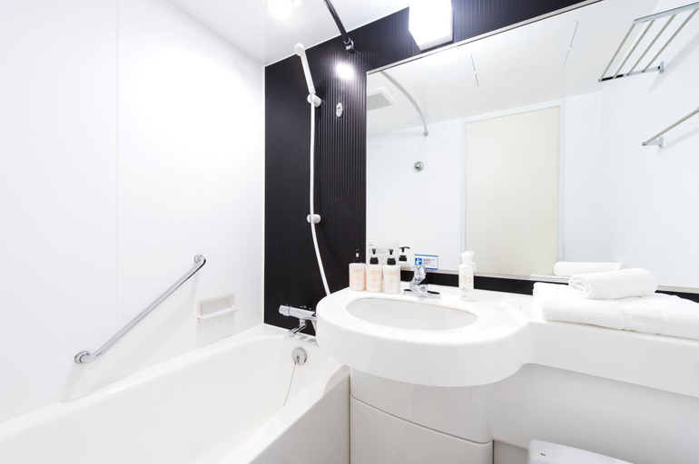Bathroom 7
