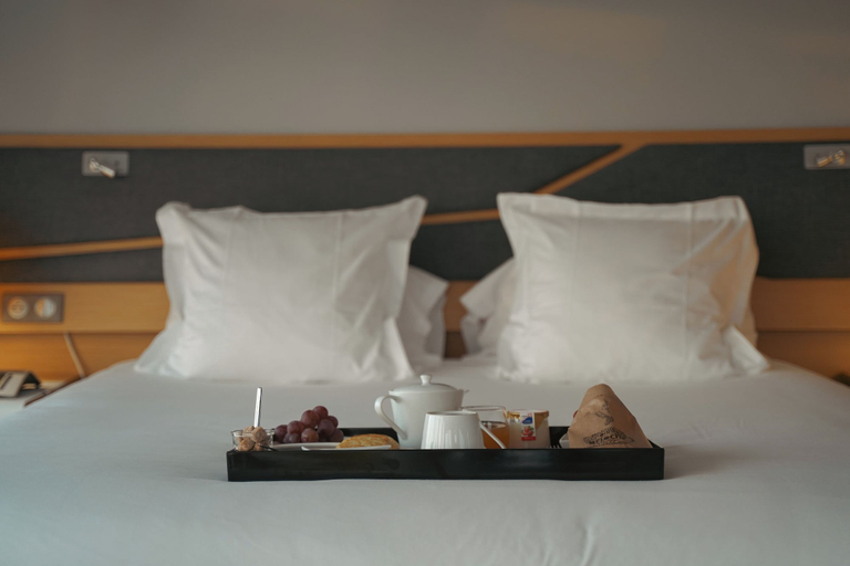 Bedroom 4, Seeko´o Hotel, Gironde