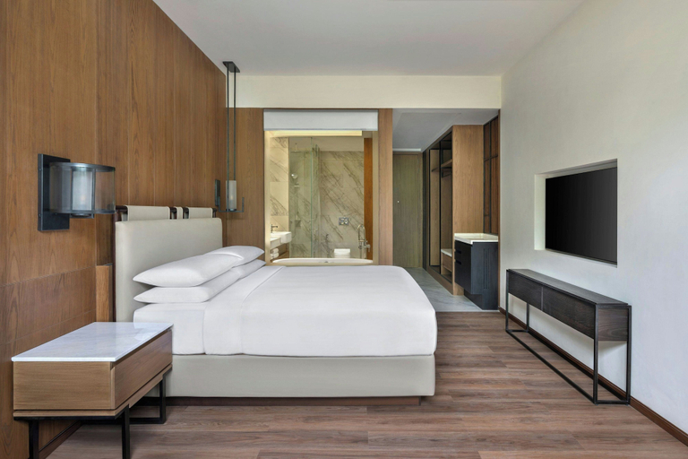 Bedroom 4, Jim Corbett Marriott Resort & Spa, Nainital
