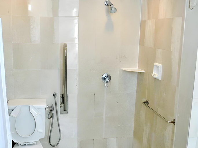 Bathroom 18