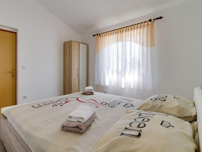 Bedroom 2, Lovely Villa Piljan, Svetvinčenat