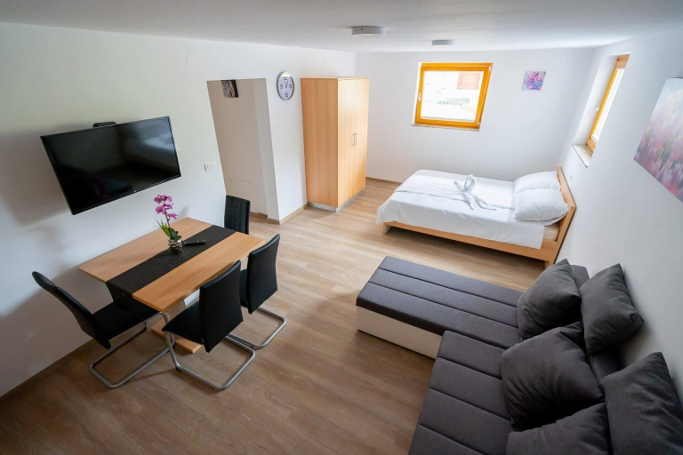 Bedroom, PJ Apartments & Wellness - Hot Tub & Sauna - Free Parking, Cerklje na Gorenjskem