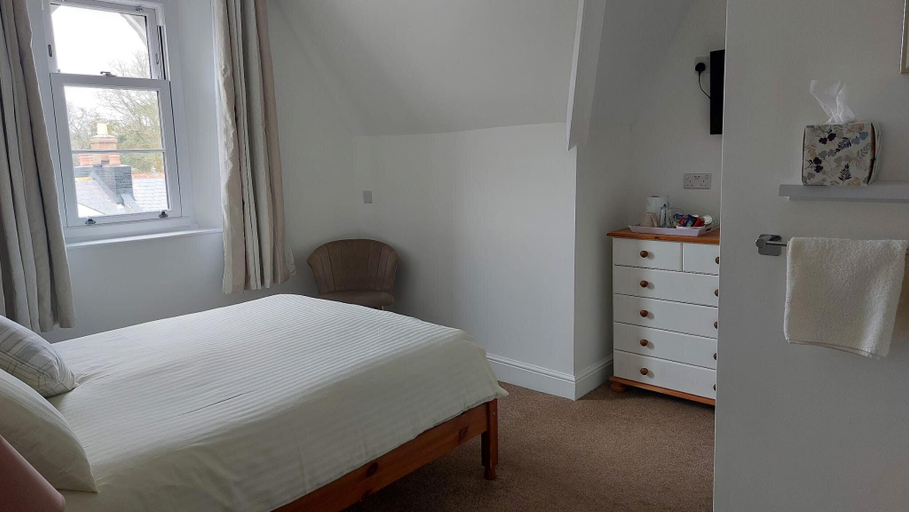3, Ashleigh House, Torbay