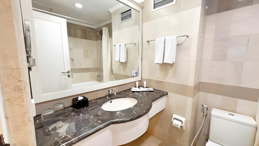 bathroom 14