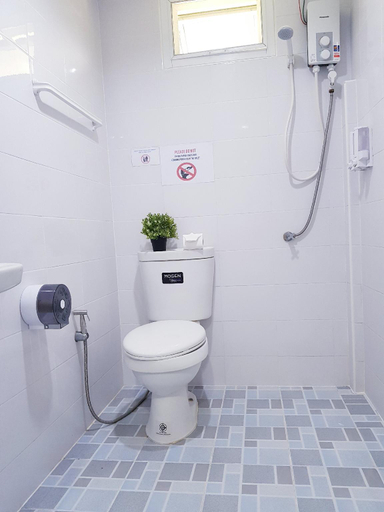 Bathroom 12