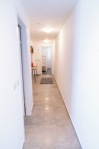 Others 3, 3BR Skyline Retreat on the 24th Floor