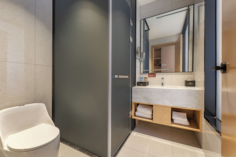 Bathroom, Wanzai Yijia La Maison Hotel, Yichun