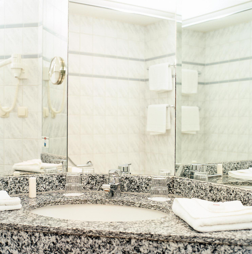 Bathroom 4, Hotel Mercator Itzehoe-Klosterforst, Steinburg