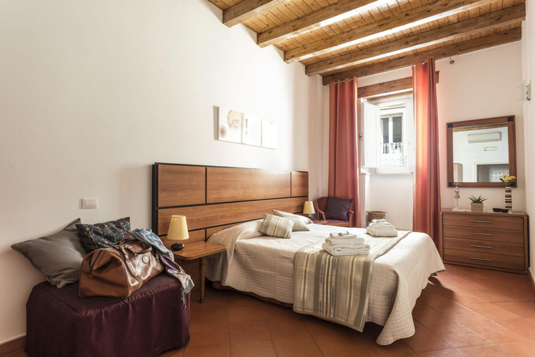 Room 2, Salomone Apartment 2, Syracuse