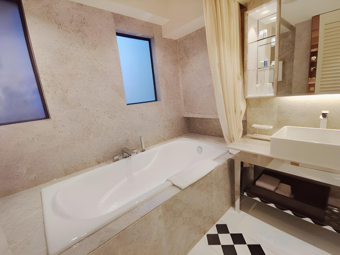 Bathroom 15