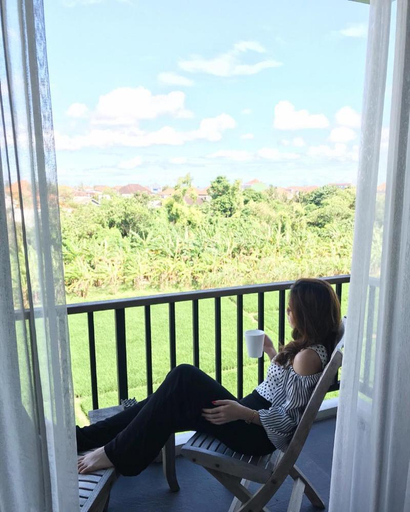balcony 13