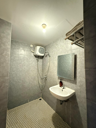 Bathroom 4, Hotel Viza Bekasi, Bekasi