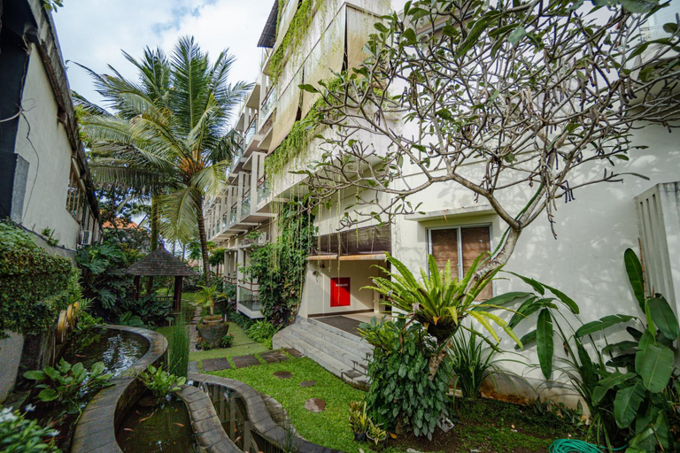 Exterior 12
