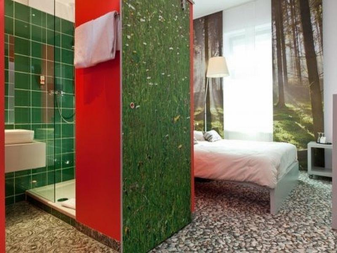 Bedroom 2, Ambassador Hotel, Frankfurt am Main