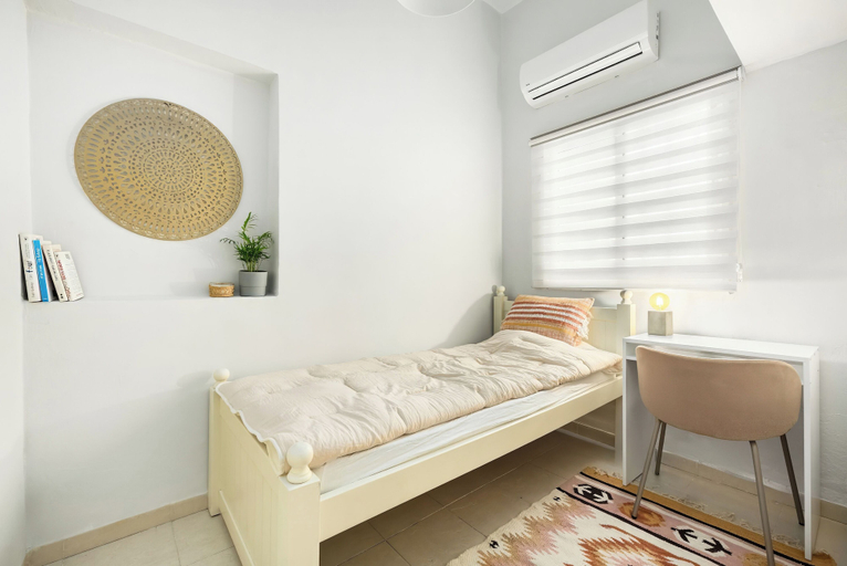 Bedroom 2, Florentin Stylish Stay by Sea N' Rent