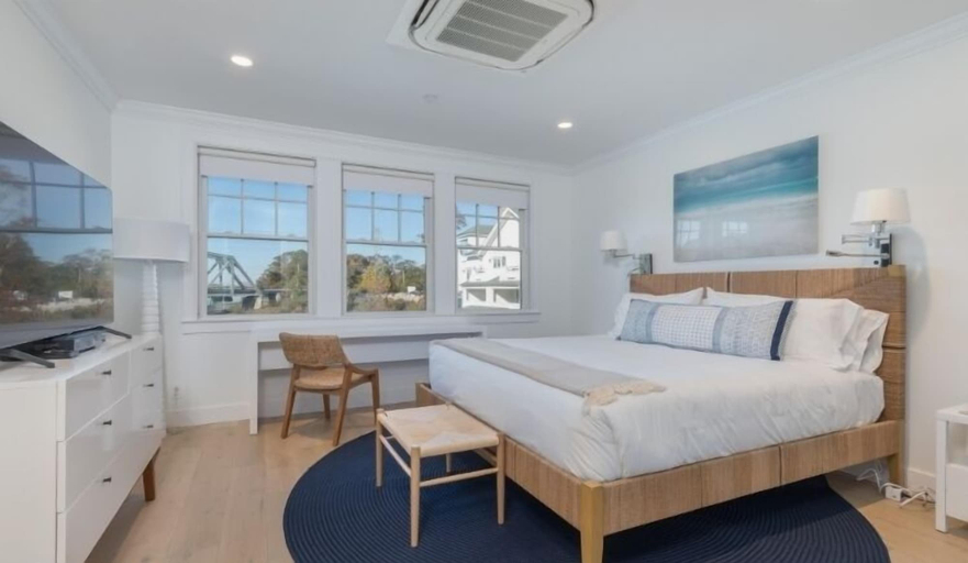 Bedroom 2, Canoe Place Waterfront Residences, Suffolk