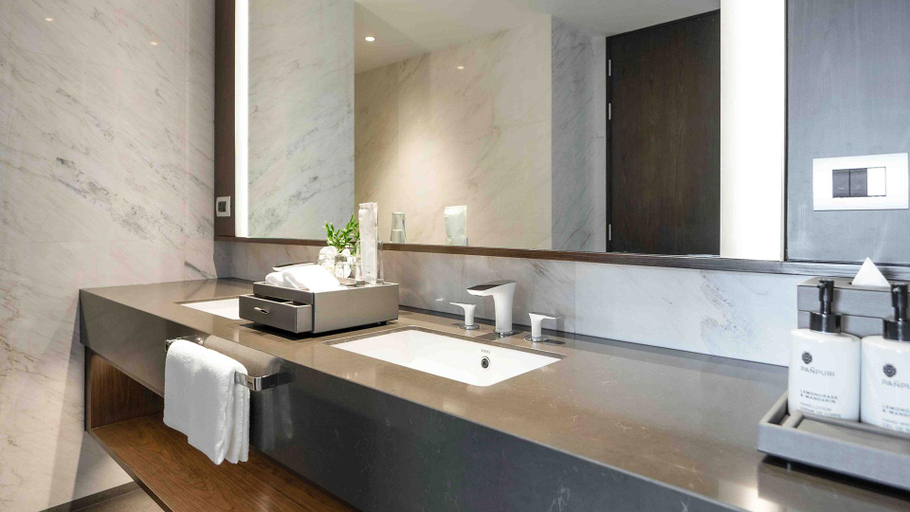 Bathroom 29