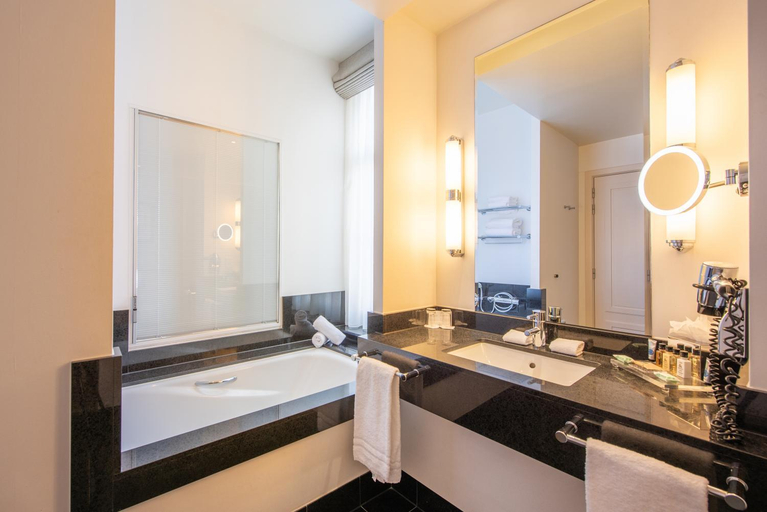 Bathroom 4, Hotel Dukes' Palace Brugge, West-Vlaanderen