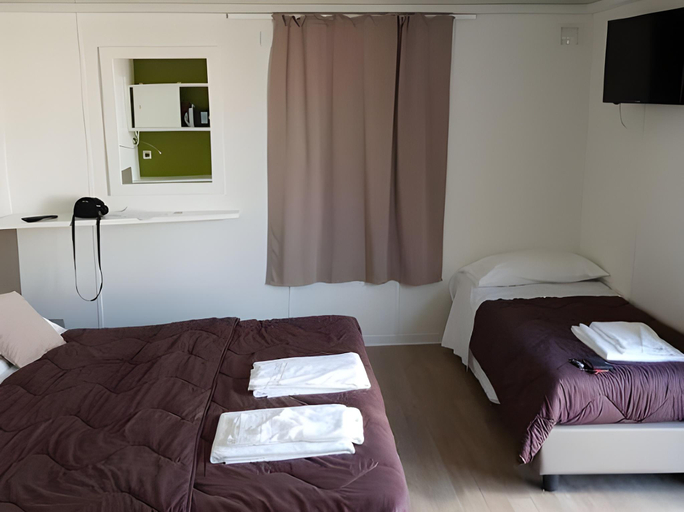 Bedroom 3, hu Firenze Camping in Town, Florence