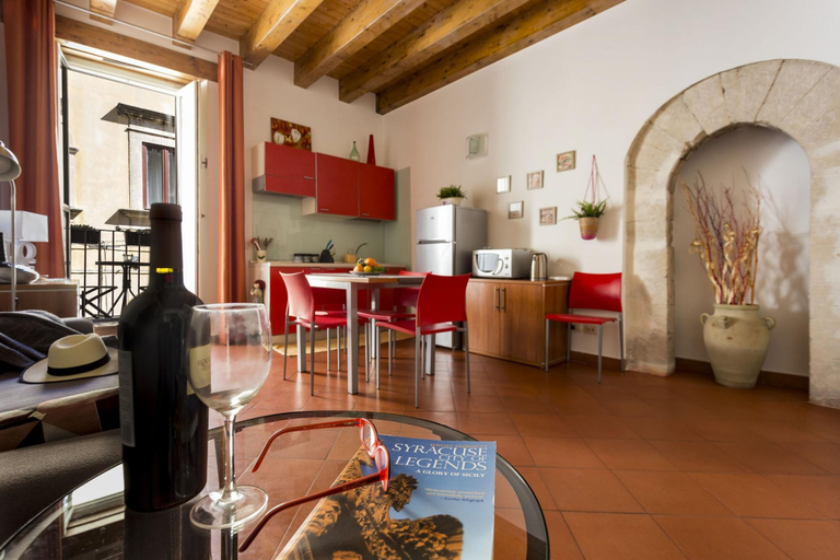 Room 3, Salomone Apartment 2, Syracuse