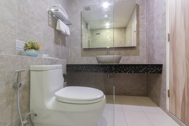 Bathroom 6