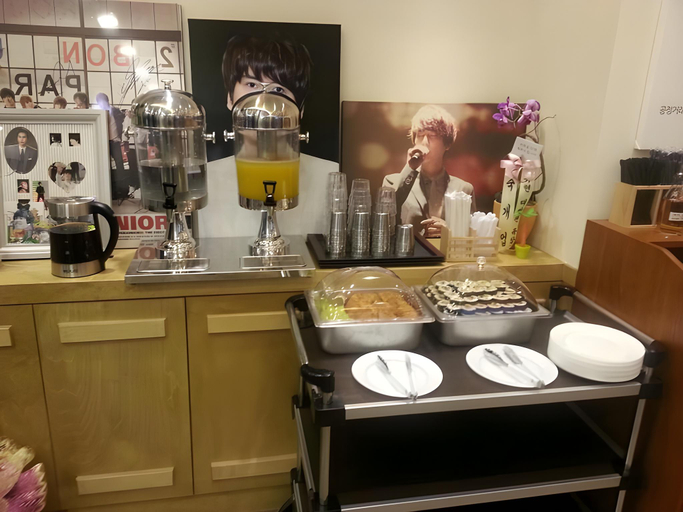 Food & Drinks 5, Myeongdong MOM House, Jung
