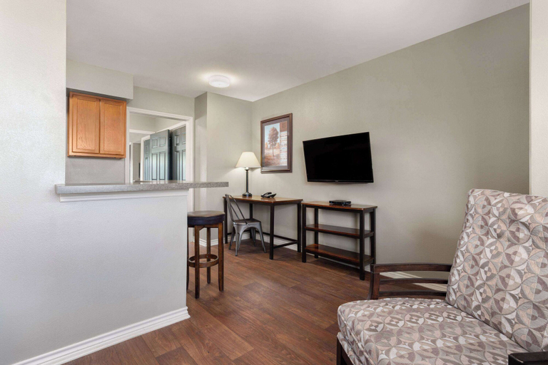 Others 5, Eagle's Den Three Rivers Texas a Travelodge by Wyndham, Live Oak