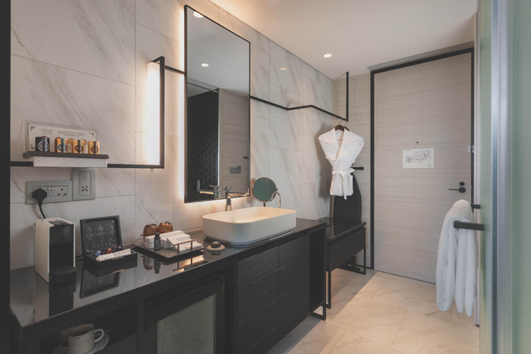 Bathroom 10