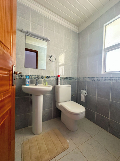Bathroom 4, Spacious 4-bedroom with a pool, Mavoko