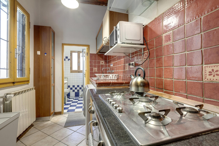 Room 4, Faenza 65 in Firenze, Florence