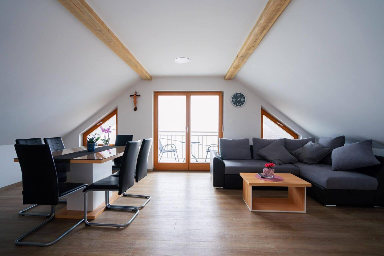 Others 4, PJ Apartments & Wellness - Hot Tub & Sauna - Free Parking, Cerklje na Gorenjskem