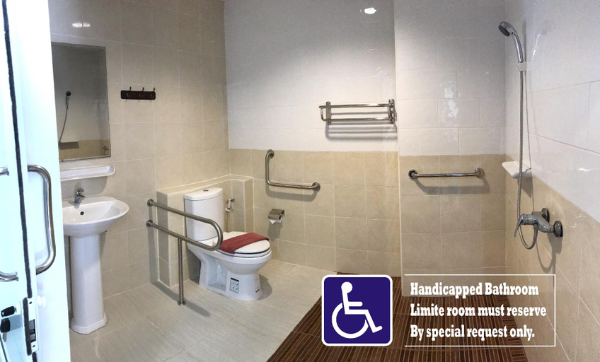 Bathroom 4, Sutus Court 1, Pattaya