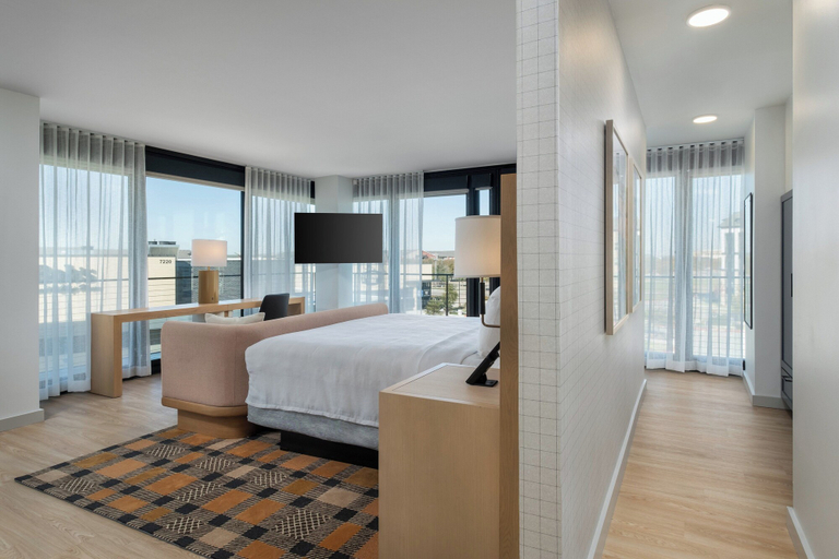 Bedroom 4, Denizen Hotel, Collin