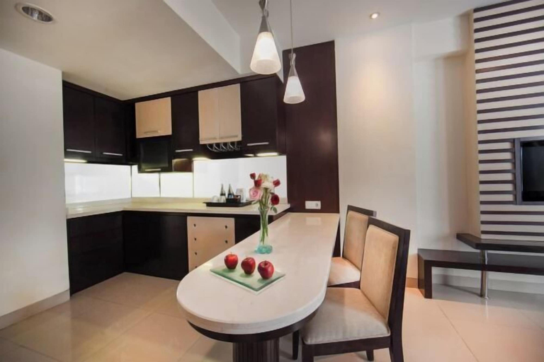 Dining Room 8