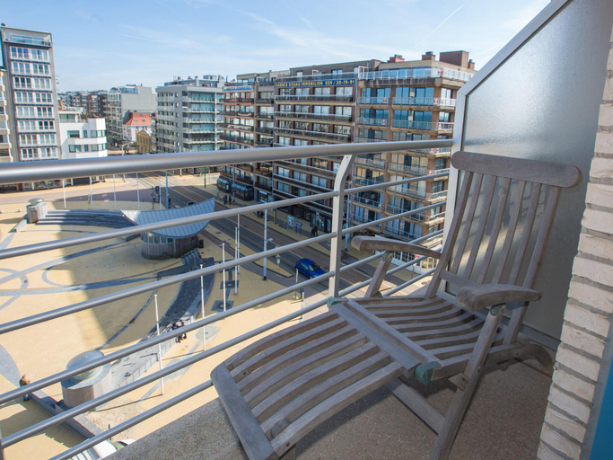 Others 2, Stylish Stay w Sea Views, West-Vlaanderen