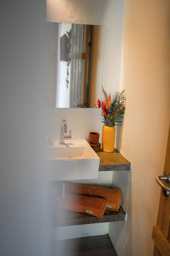 Bathroom, Casa Canoa, Maraú