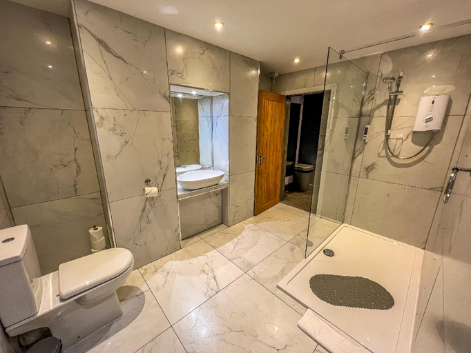 Bathroom 4, Fountain House, Lincolnshire
