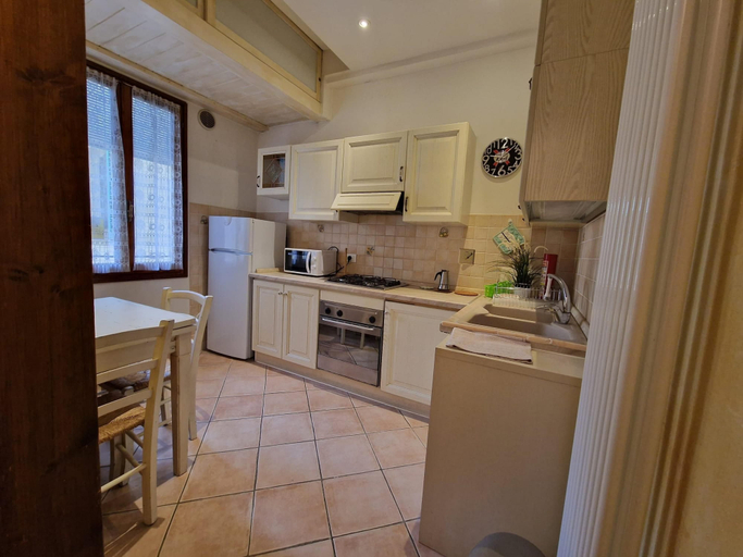 Room 3, Mezzo 8 in Firenze With 2 Bedrooms and 1 Bathrooms, Florence